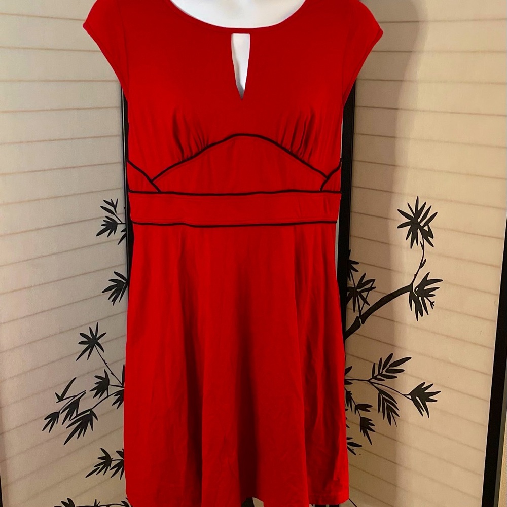 Eshakti retro/vintage/ pin up inspired. Styled like a dress form the 1940’s! - Picture 7 of 9